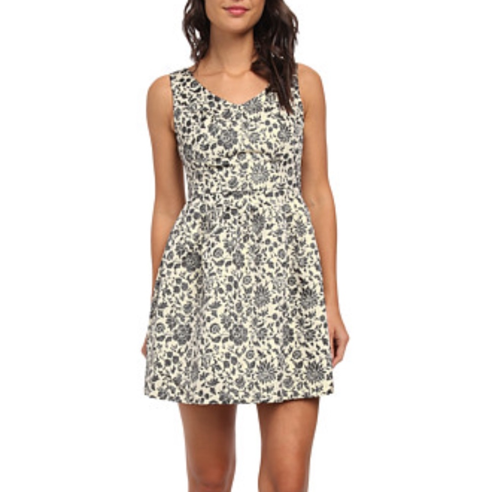 HP✨Ashlie Floral Lurex Brocade Dress